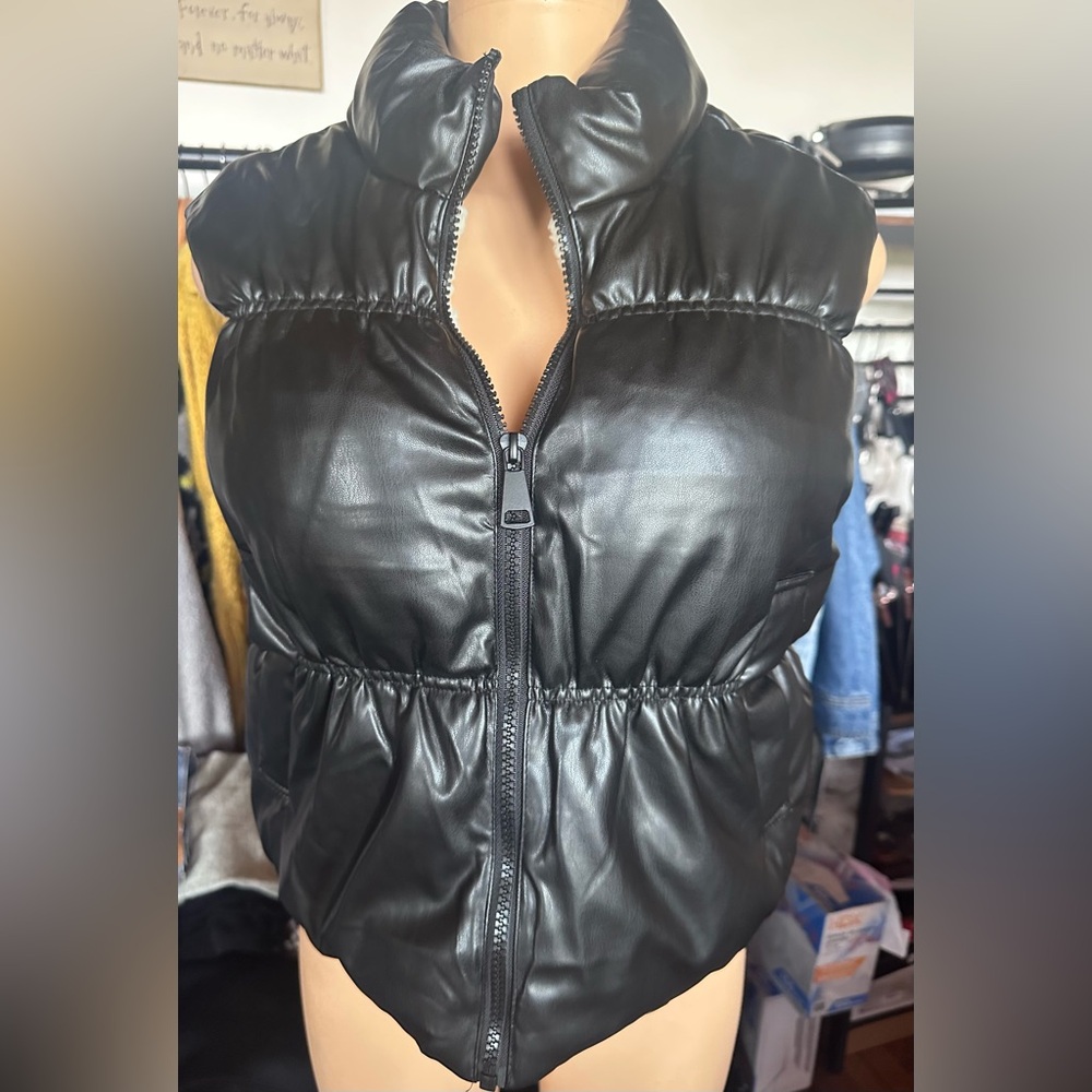 Ci Sono Black Sleek Vest - Picture 2 of 3